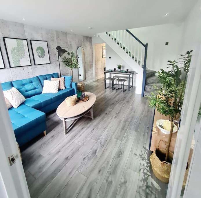 Lovely House With Back Garden - Private Driveway グラスゴー エクステリア 写真
